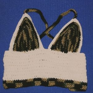 Cropped chrochet top